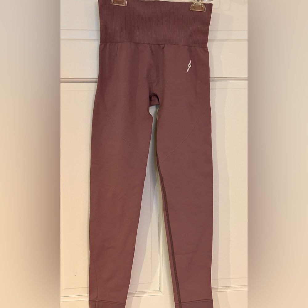 DOYOUEVEN hyper flex seem less leggings dusty rose color Sz M - Picture 3 of 8